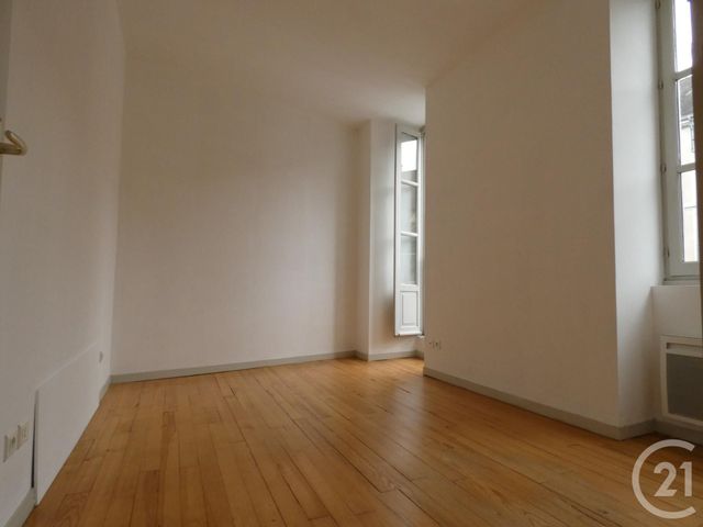 Afficher la photo en grand Appartement T2 à louer - 2 pièces - 38.72 m2 - SOUILLAC - 46 - MIDI-PYRENEES - Century 21 Cabinet Théron