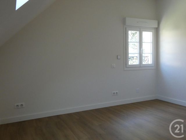 Afficher la photo en grand Appartement T2 à louer - 4 pièces - 83.0 m2 - MARTEL - 46 - MIDI-PYRENEES - Century 21 Cabinet Théron