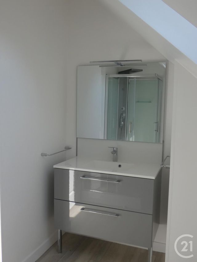 Afficher la photo en grand Appartement T2 à louer - 4 pièces - 83.0 m2 - MARTEL - 46 - MIDI-PYRENEES - Century 21 Cabinet Théron
