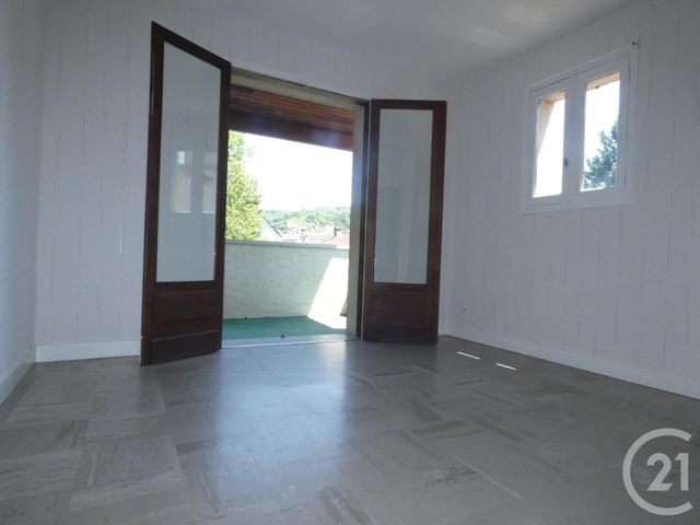 Afficher la photo en grand Appartement F3 à louer - 3 pièces - 55.0 m2 - SOUILLAC - 46 - MIDI-PYRENEES - Century 21 Cabinet Théron