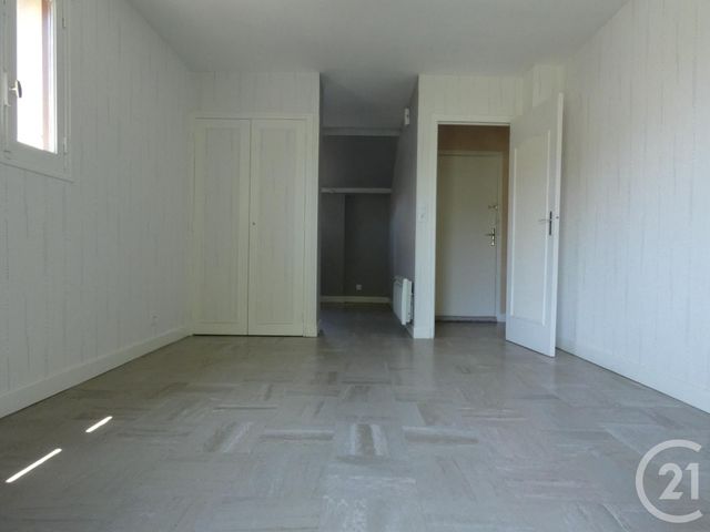Afficher la photo en grand Appartement F3 à louer - 3 pièces - 55.0 m2 - SOUILLAC - 46 - MIDI-PYRENEES - Century 21 Cabinet Théron