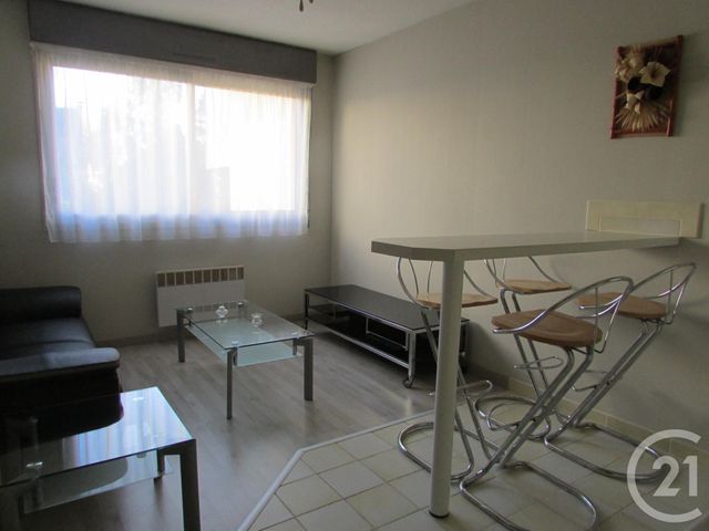Afficher la photo en grand Appartement F2 à louer - 2 pièces - 38.65 m2 - SOUILLAC - 46 - MIDI-PYRENEES - Century 21 Cabinet Théron