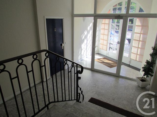 Afficher la photo en grand Appartement F2 à louer - 2 pièces - 38.17 m2 - SOUILLAC - 46 - MIDI-PYRENEES - Century 21 Cabinet Théron
