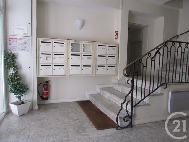 Afficher la photo en grand Appartement F2 à louer - 2 pièces - 38.17 m2 - SOUILLAC - 46 - MIDI-PYRENEES - Century 21 Cabinet Théron