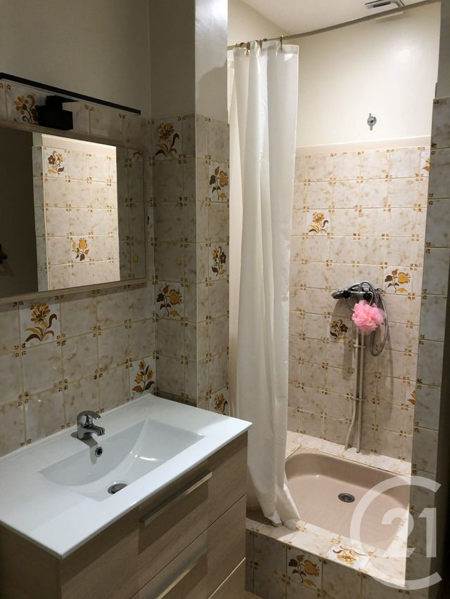 Appartement T2 à louer - 2 pièces - 40.0 m2 - SOUILLAC - 46 - MIDI-PYRENEES - Century 21 Cabinet Théron