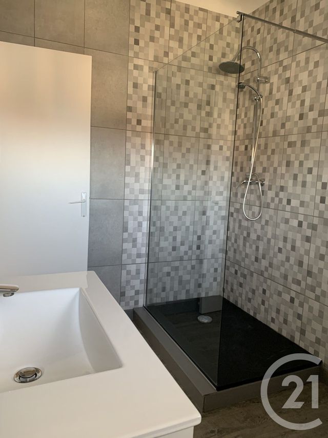 Afficher la photo en grand Appartement T4 à louer - 4 pièces - 98.0 m2 - GOURDON - 46 - MIDI-PYRENEES - Century 21 Cabinet Théron