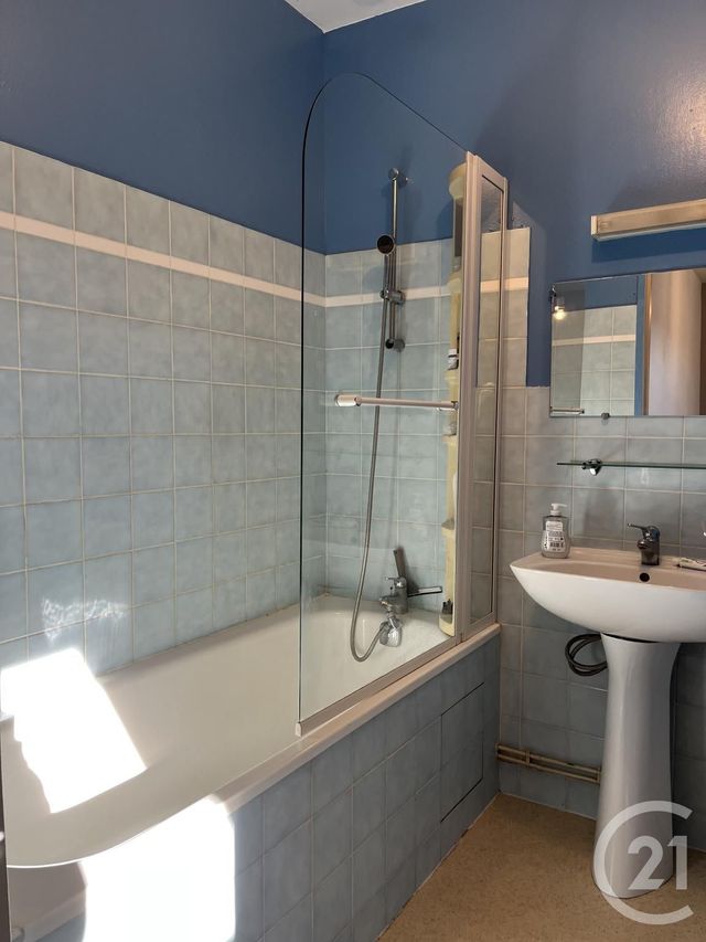 Appartement T2 à louer - 2 pièces - 38.8 m2 - SOUILLAC - 46 - MIDI-PYRENEES - Century 21 Cabinet Théron