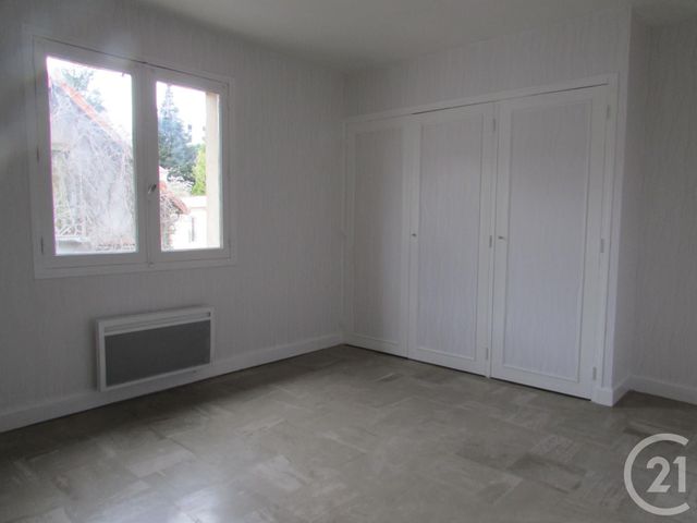 Appartement T3 à louer - 3 pièces - 84.74 m2 - SOUILLAC - 46 - MIDI-PYRENEES - Century 21 Cabinet Théron