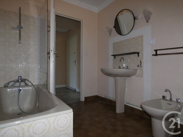 Appartement T3 à louer - 3 pièces - 84.74 m2 - SOUILLAC - 46 - MIDI-PYRENEES - Century 21 Cabinet Théron