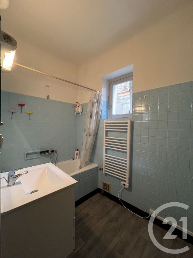 Appartement T2 à louer - 2 pièces - 29.55 m2 - SOUILLAC - 46 - MIDI-PYRENEES - Century 21 Cabinet Théron