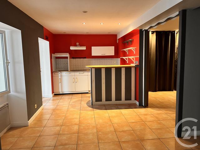 Appartement à louer - 3 pièces - 56.04 m2 - GOURDON - 46 - MIDI-PYRENEES - Century 21 Cabinet Théron