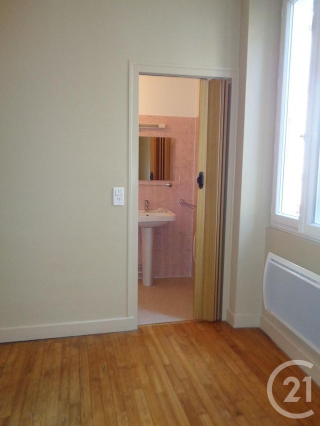 Appartement à louer - 2 pièces - 43.15 m2 - SOUILLAC - 46 - MIDI-PYRENEES - Century 21 Cabinet Théron