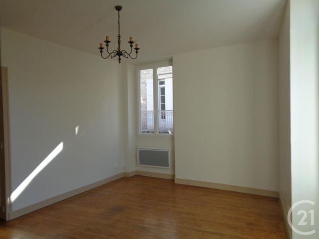 Appartement à louer - 2 pièces - 43.15 m2 - SOUILLAC - 46 - MIDI-PYRENEES - Century 21 Cabinet Théron